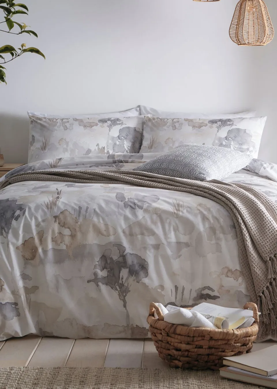 Appletree Loft Edale Beige Duvet Cover Set