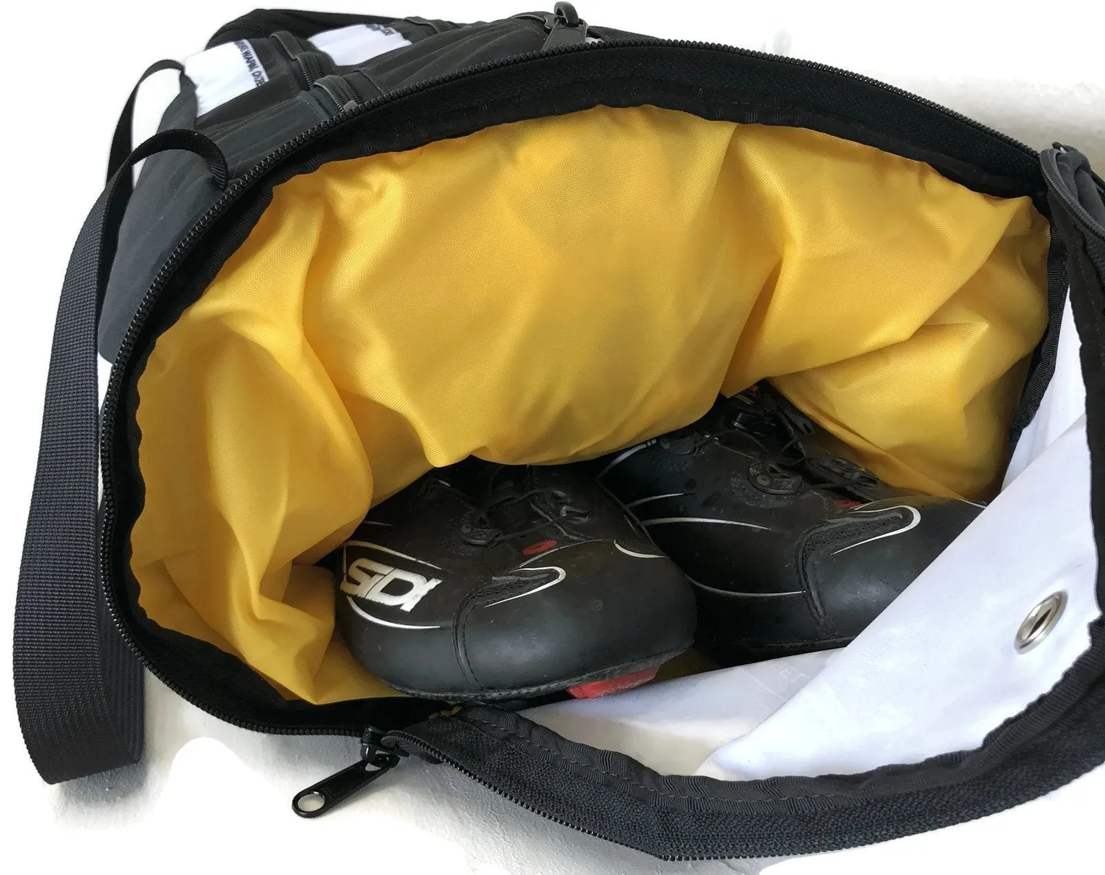 AVOUT RACING 2024 CYCLING RACEDAY BAG