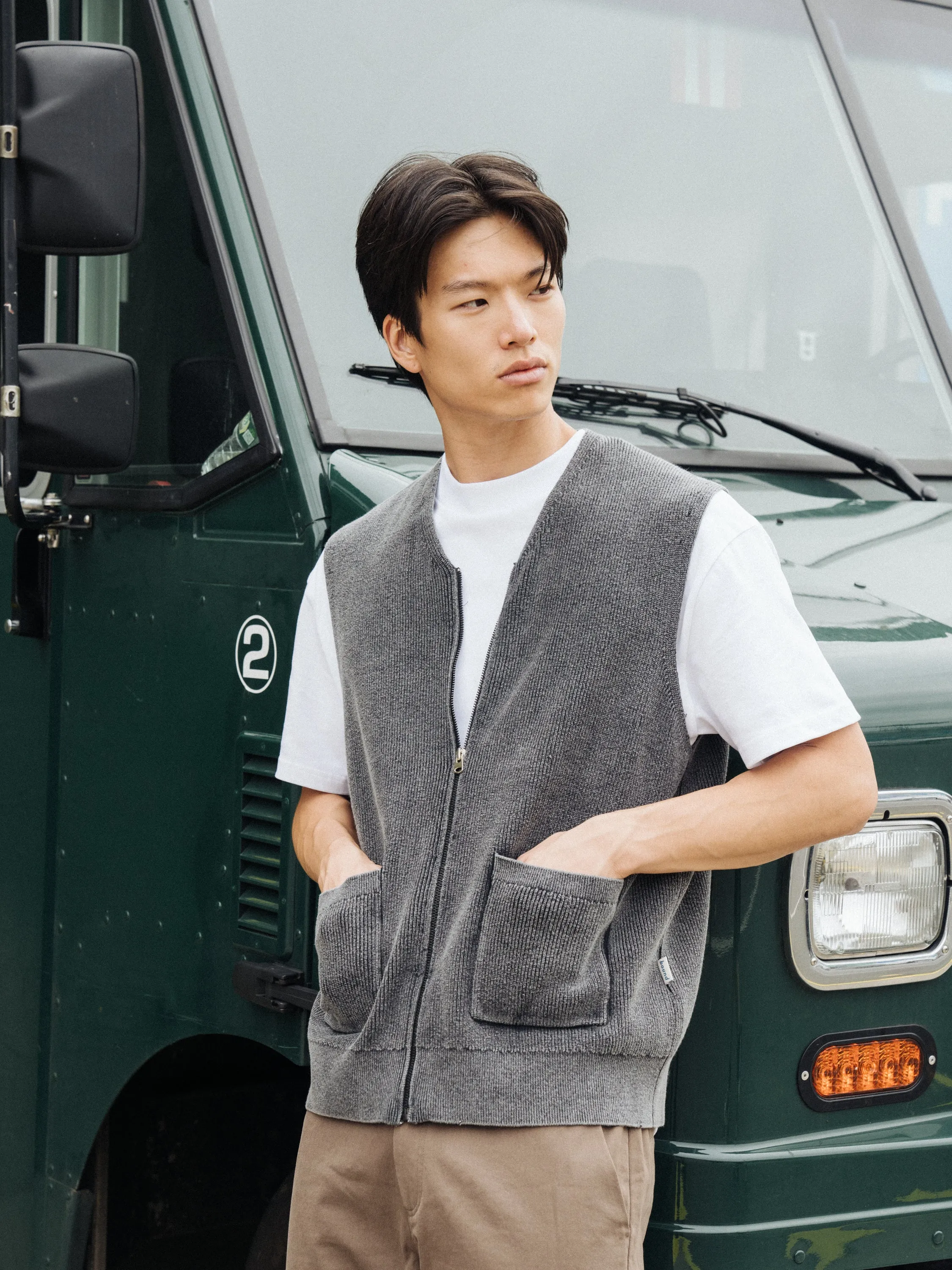 CHARCOAL ACID WASH KNIT VEST