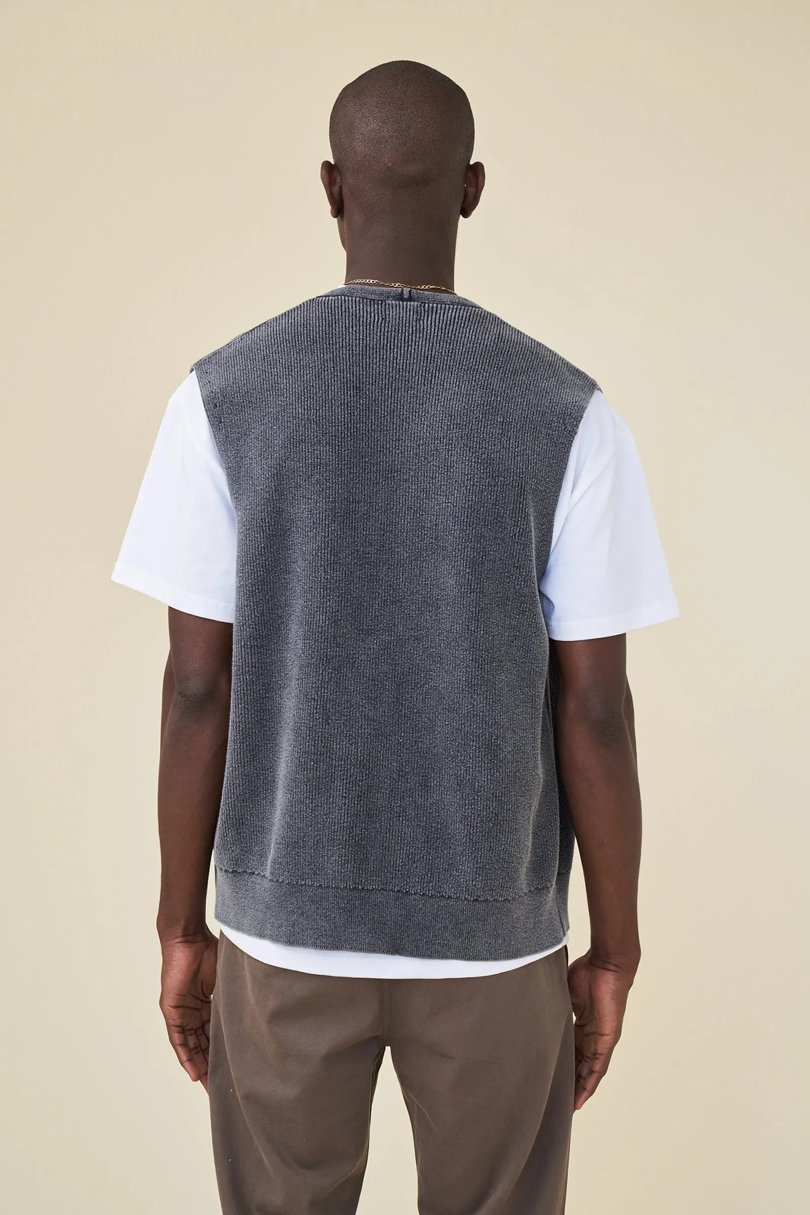 CHARCOAL ACID WASH KNIT VEST