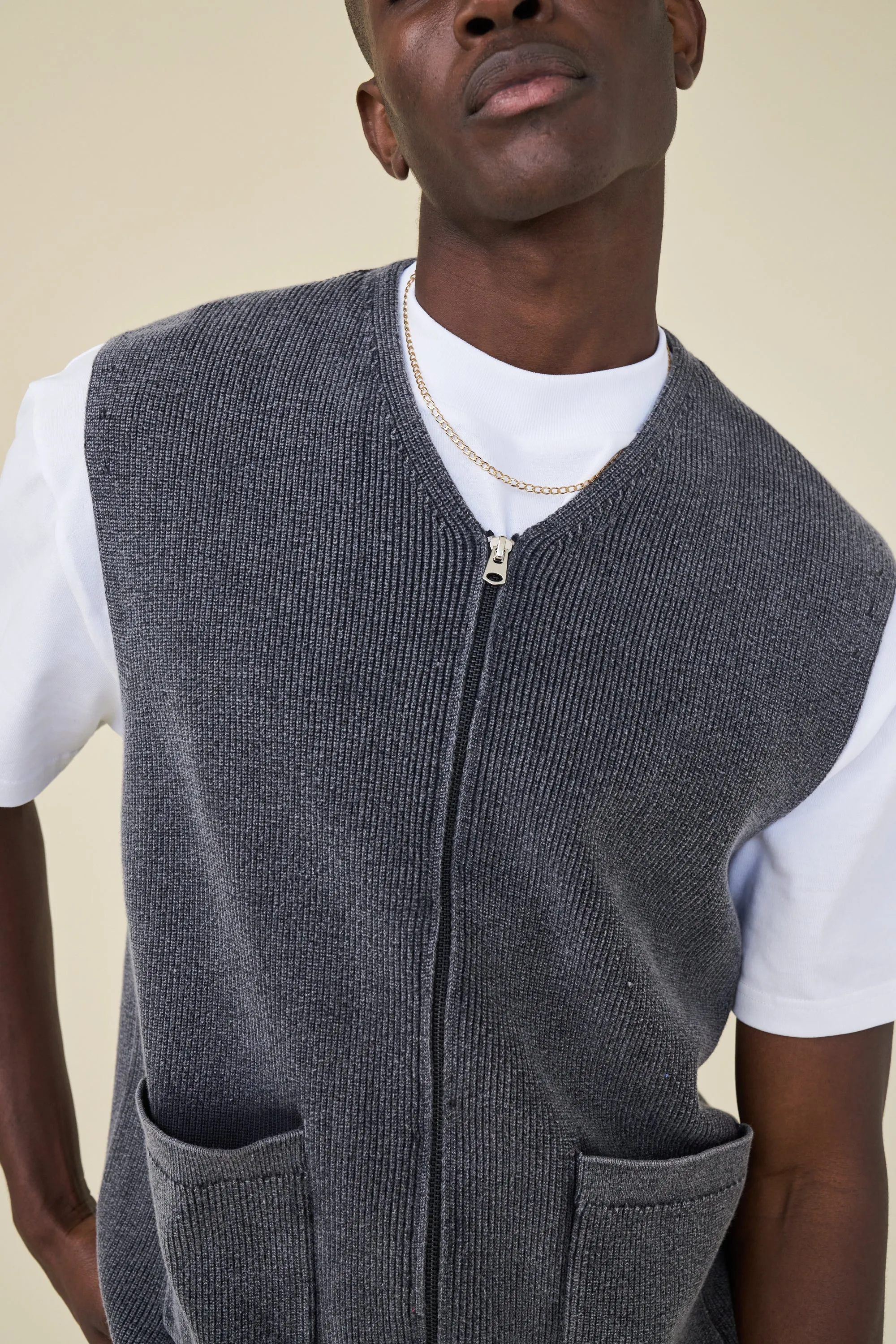 CHARCOAL ACID WASH KNIT VEST