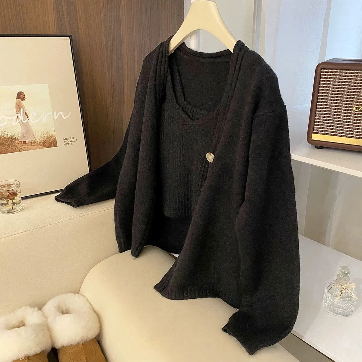 French-Italian tune ~ Casual and gentle sweater cardigan suit for women autumn pit strip camisole + knitted jacket two-piece set