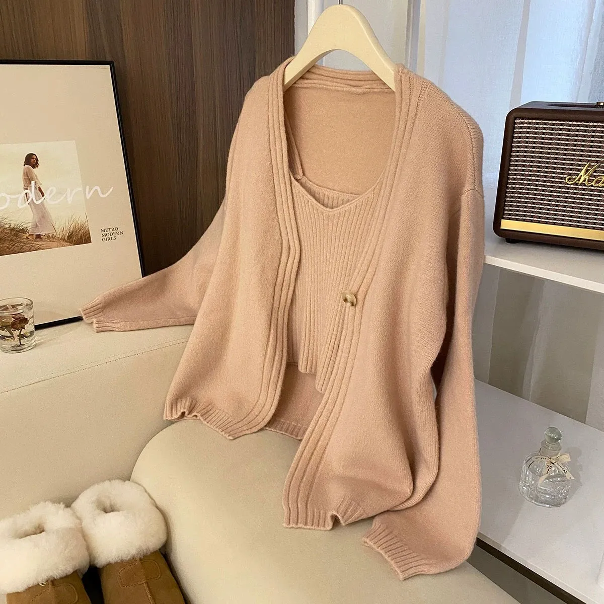 French-Italian tune ~ Casual and gentle sweater cardigan suit for women autumn pit strip camisole + knitted jacket two-piece set