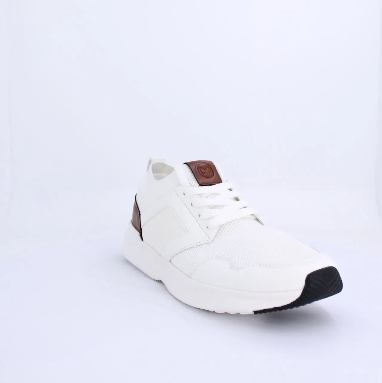 SIRIUS MENS LACEUP TRAINERS- WHITE