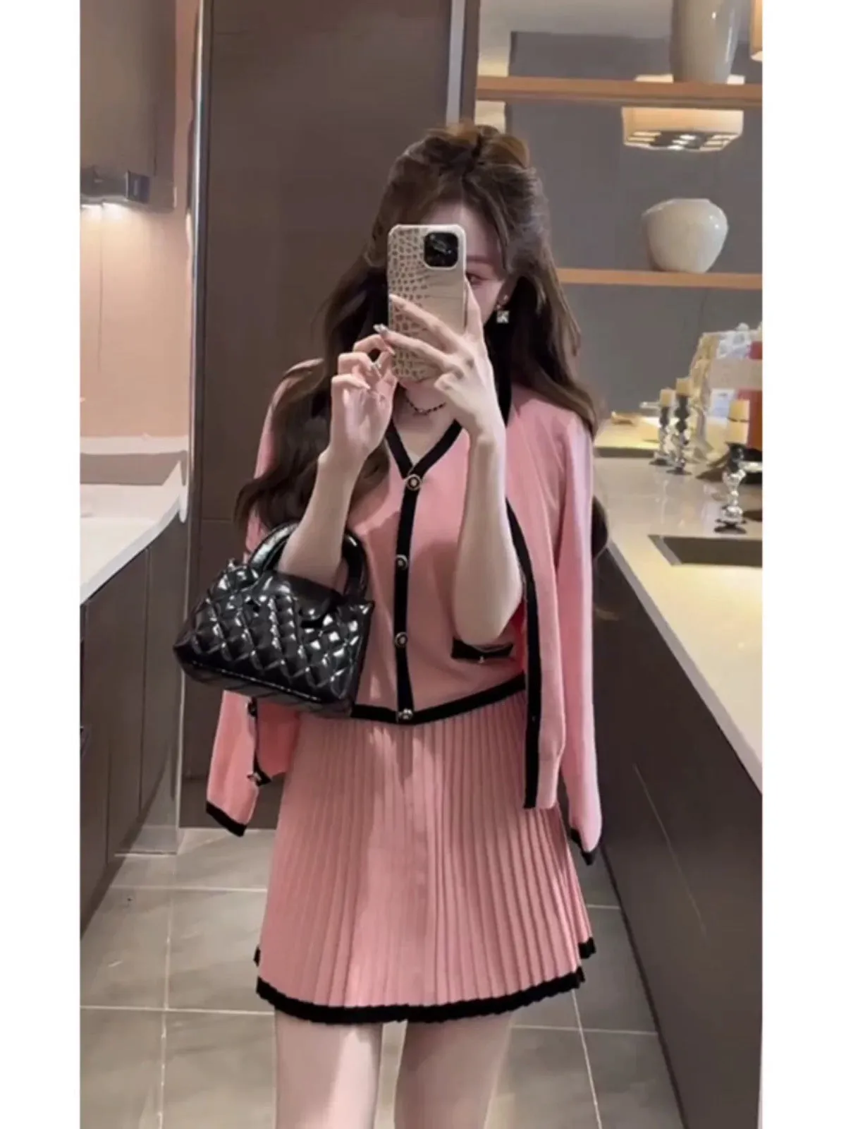 Sweet and gentle style casual knitted suit for women 2024 autumn new sleeveless vest cardigan skirt three-piece suit